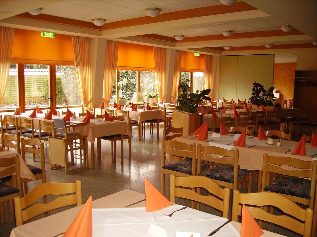 Hotel Zur Erholung Brochthausen Bagian luar foto
