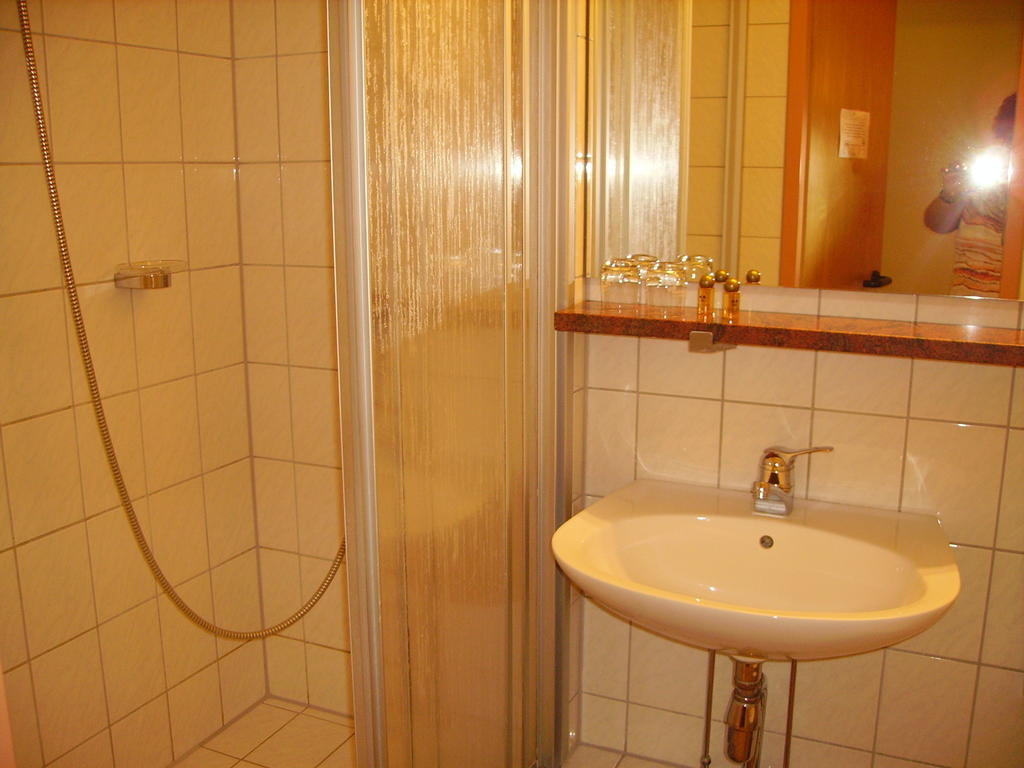 Hotel Zur Erholung Brochthausen Ruang foto