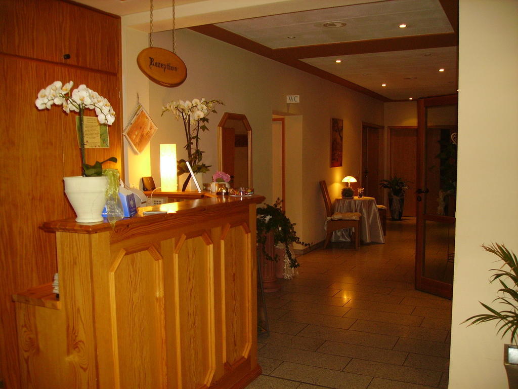 Hotel Zur Erholung Brochthausen Bagian luar foto