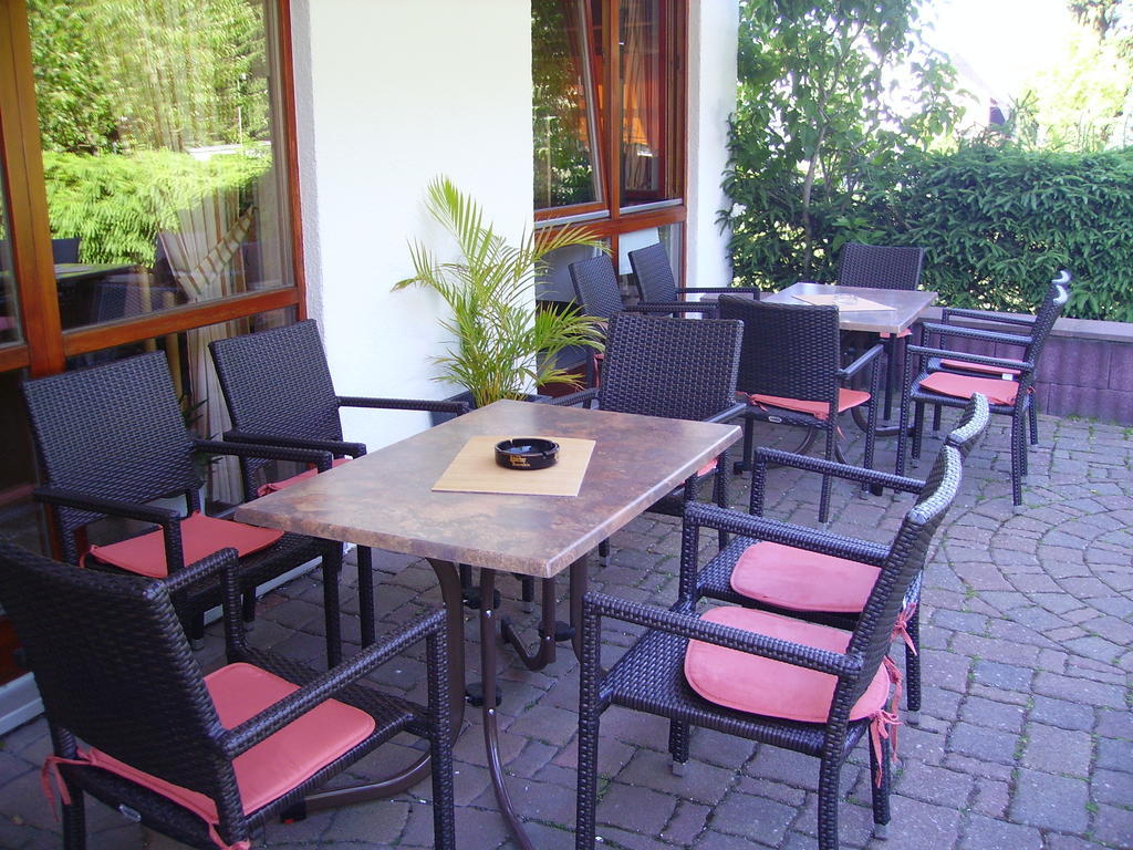 Hotel Zur Erholung Brochthausen Bagian luar foto